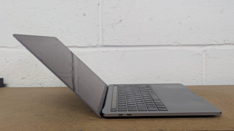  Apple MacBook M1 13.3 inch Retina Display 8GB RAM 256GB SSD
