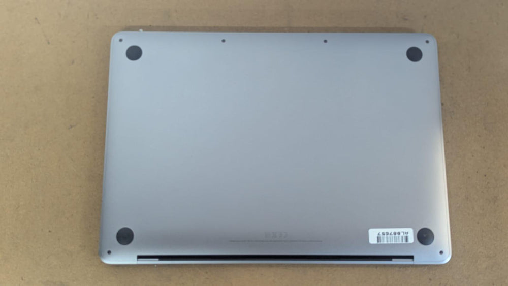  Apple MacBook M1 13.3 inch Retina Display 8GB RAM 256GB SSD
