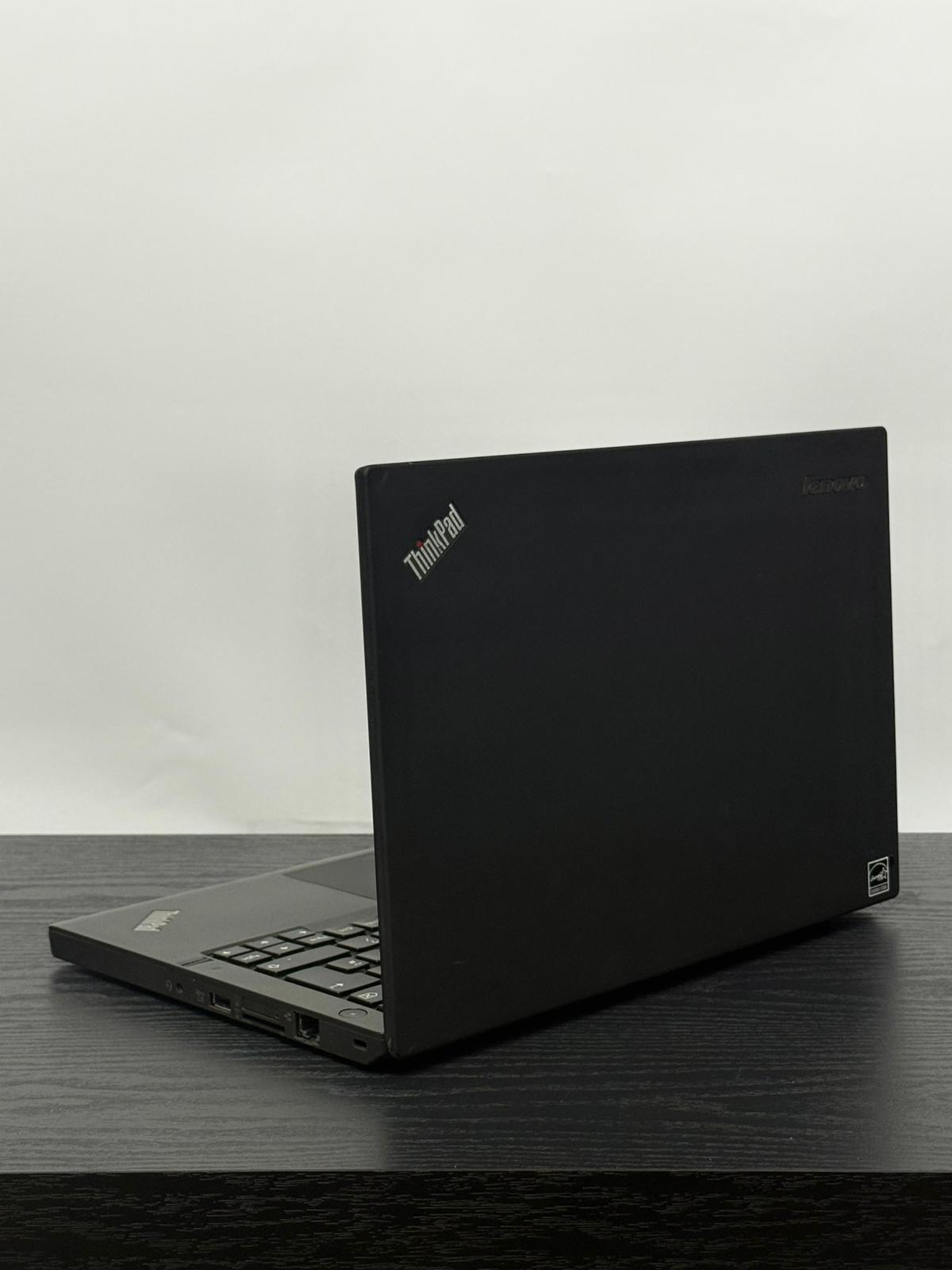 Compact ThinkPad X250 4GB RAM 128GB SSD Windows 10 Pro black

