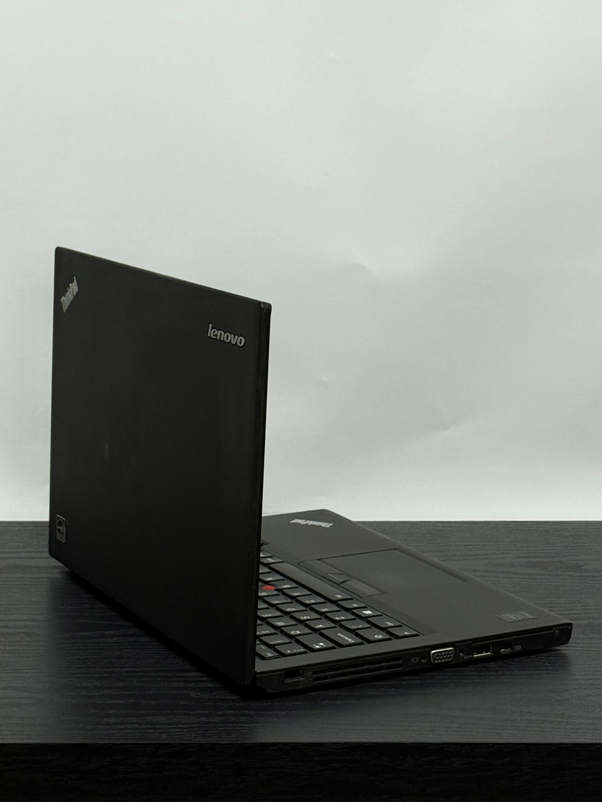  Lenovo ThinkPad X250 12.5 inch Compact Laptop Intel i3 4GB RAM
