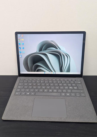 Microsoft Surface Laptop 3 13.5" Touchscreen | Core i5 10th Generation | 8GB RAM | 256GB SSD | Windows 11 Pro