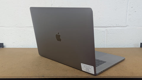 Apple MacBook Pro 2018 Intel Core i7 8th Generation 15.4’’ | 16 GB RAM | 256 GB SSD | macOS Sequoia 15.5 | Free delivery