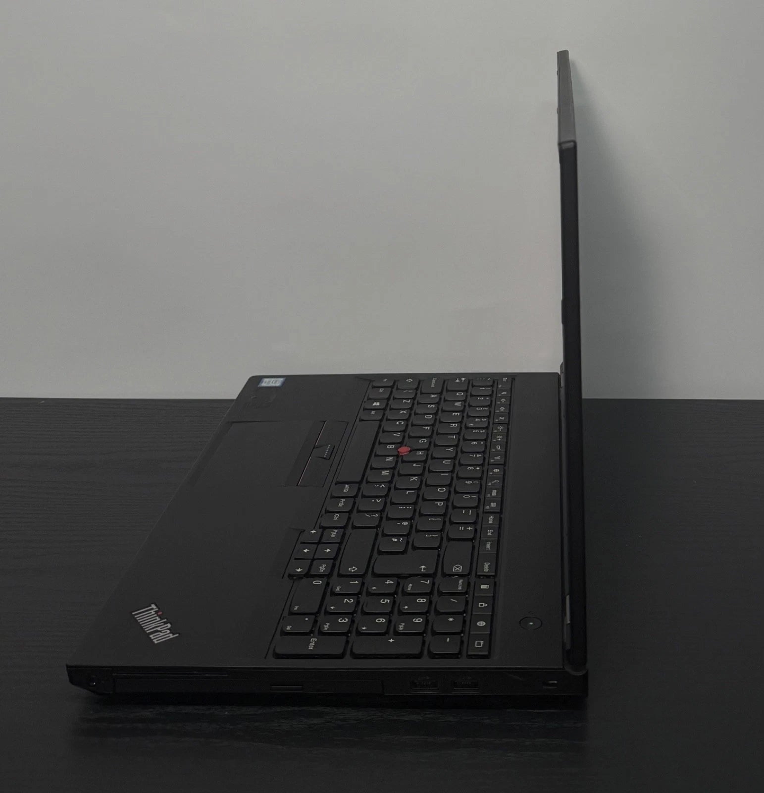  Lenovo ThinkPad L560 15.6 inch Business Laptop Intel i3 4GB RAM
